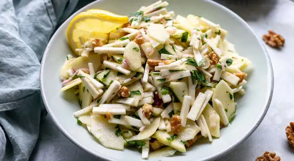Apfel-Sellerie-Salat: Knackig, frisch & einfach Rezepte & Tipps