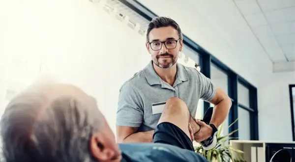 Fizjoterapeuta: Kto to jest i kiedy pomoże? Przewodnik po zawodzie