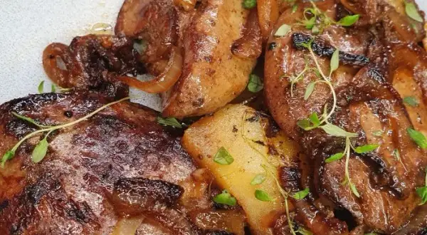 Jak usmażyć wątróbkę z indyka, by była soczysta i aromatyczna