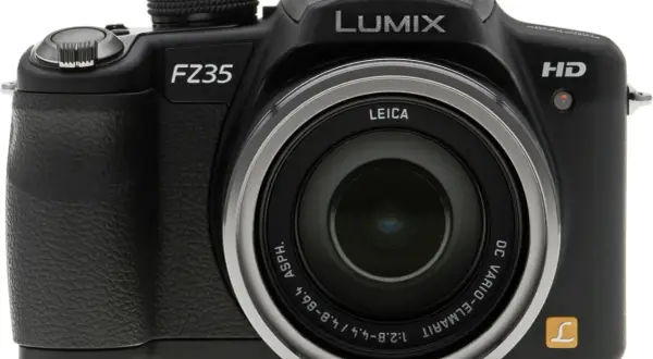 Front view of a black Panasonic Lumix DMC-FZ35K digital camera with a prominent Leica lens.