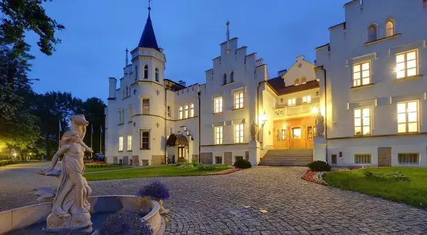 Zamek Sulisław: Historia i zwiedzanie zamku w miejscowości Sulisław