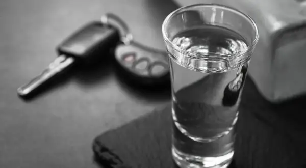 Artykuł 87 paragraf 1 kodeksu wykroczeń: konsekwencje jazdy po alkoholu