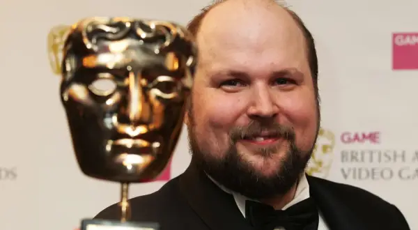 Markus Persson, twórca Minecraft, z nagrodą BAFTA.