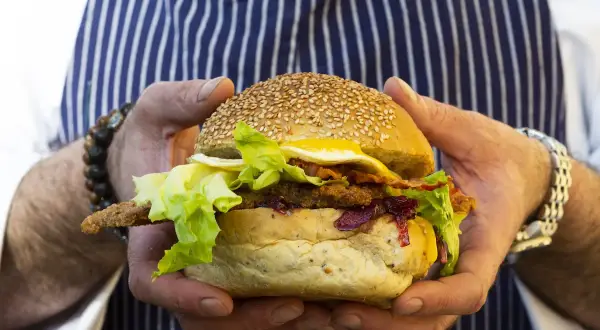 Hamburger fatto in casa: i segreti per un gusto da ristorante