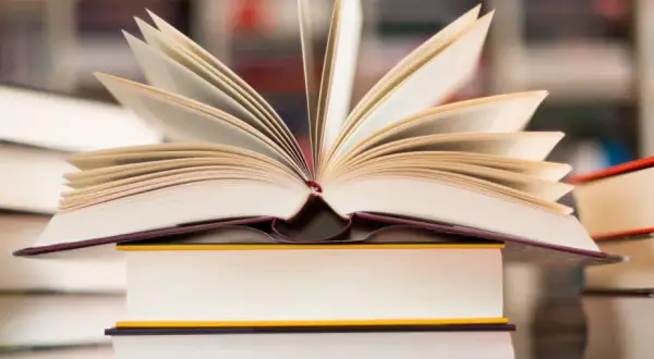 Najlepsi autorzy książek dla młodzieży, którzy zmieniają literaturę