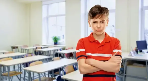 Czy nauczyciel może zabrać uczniowi telefon? Przepisy i prawa w szkole