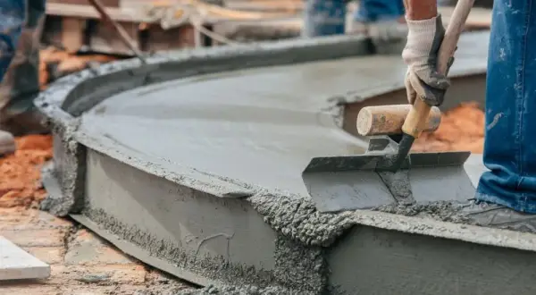 Jaki piasek do cementu wybrać, aby zapewnić trwałość konstrukcji?