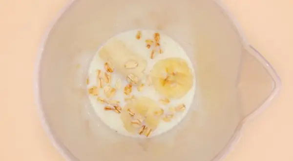 Koktajl bananowy z płatkami owsianymi - zdrowy przepis na śniadanie