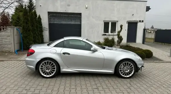 Mercedes-Benz SLK - poznaj jego wyjątkowe cechy i oferty używanych modeli