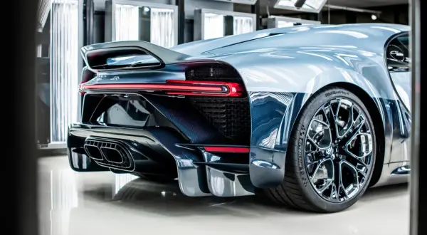 Bugatti Chiron: 0-100 km/h w 2,5s! Jak to możliwe?