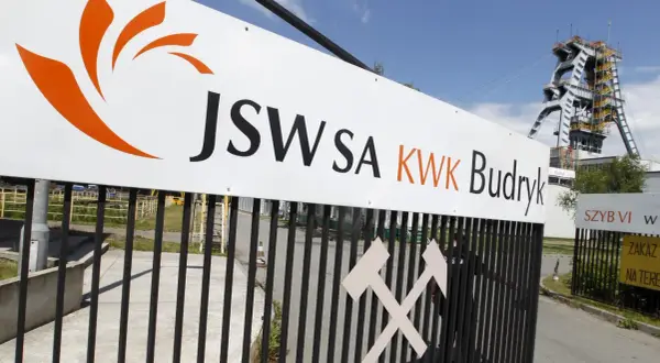 JSW SA KWK Budryk – symbol górnictwa i nadzieja na dobre notowania jsw. W tle wieża szybu kopalnianego.