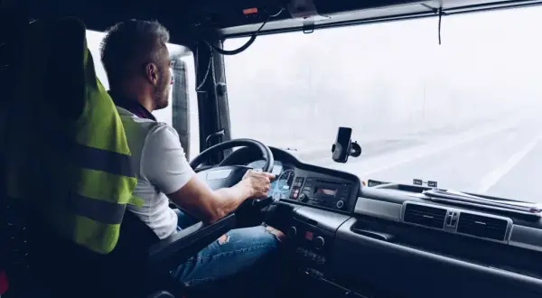Cb radio kanał 19 am czy fm - dlaczego AM jest lepszym wyborem?