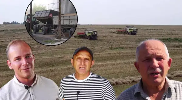 Rolnicy rozmawiają o skupie zboża. W tle kombajny pracują na polu, a przy silosie stoi traktor z przyczepą. Cargill cena.