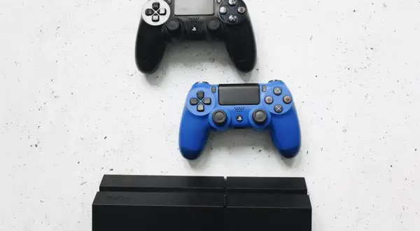 Najlepsze gry na PS5. Sprawdź, po jakie tytuły warto sięgnąć