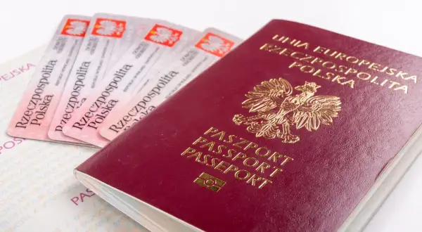 Polskie paszporty i dowody osobiste. Czy na Teneryfę trzeba paszport? Tak, jako obywatel UE potrzebujesz paszportu lub dowodu osobistego.