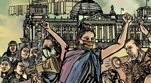 Menschen mit erhobenen Fäusten und Megafonen protestieren vor einem Gebäude. Eine Person trägt eine Maske mit Regenbogenfarben, ein Zeichen für die woke Bewegung.