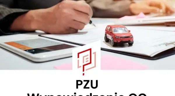 Osoba wypełnia dokumenty, obok stoi czerwony model samochodu. Tekst: PZU Wypowiedzenie OC.