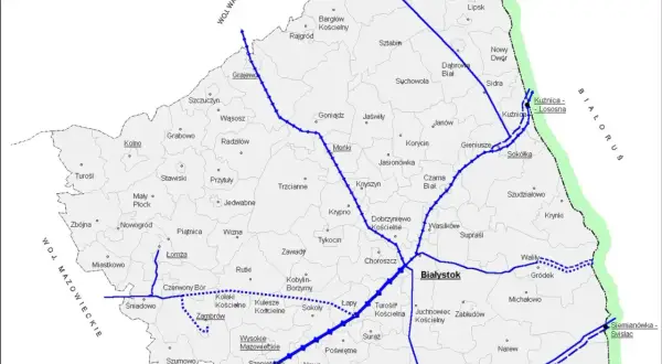 Mapa drogowa północno-wschodniej Polski z zaznaczonymi trasami, w tym w okolicach Suwałk, gdzie można spotkać łosie.