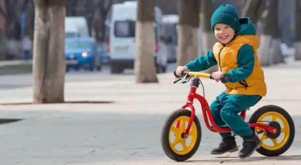 Jak nauczyć się jeździć na rowerze bez frustracji i upadków
