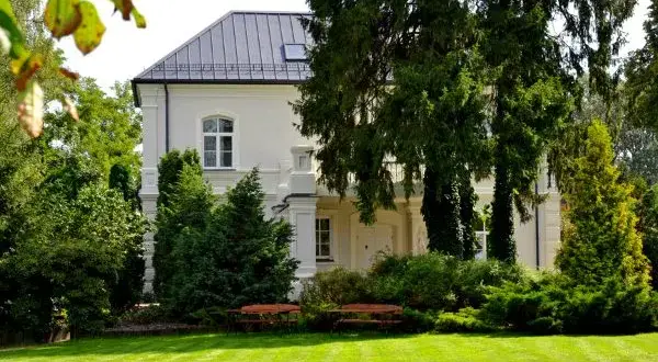 Zabuże Dwór: Najciekawsze atrakcje turystyczne w Zabużu