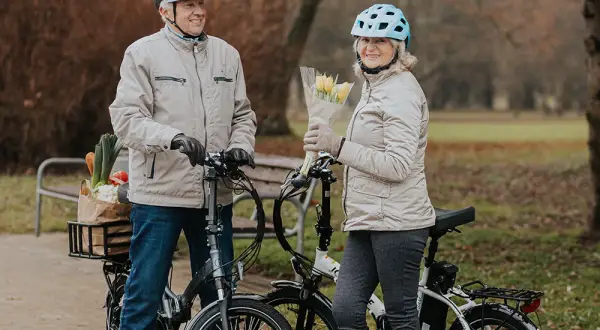 Jaki rower elektryczny dla seniora? Wybierz bezpieczny i komfortowy model