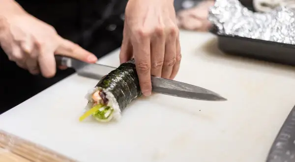 Czy sushi można zamrozić? Bezpieczne zamrażanie i wpływ na smak oraz jakość