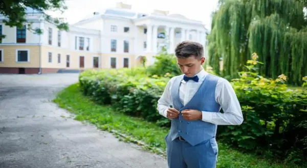 Strój na Komunię męski: Elegancja i styl bez wpadek