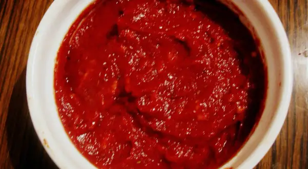 Jak zrobić sos na pizzę - prosty przepis na idealny smak