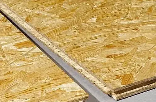 Czy płyta OSB jest wodoodporna? Odkryj jej prawdziwą trwałość