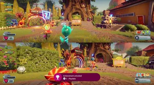 Gry split screen Xbox w Plants vs. Zombies. Dwa ekrany pokazują kolorową, kreskówkową rozgrywkę z postaciami roślin i zombie.