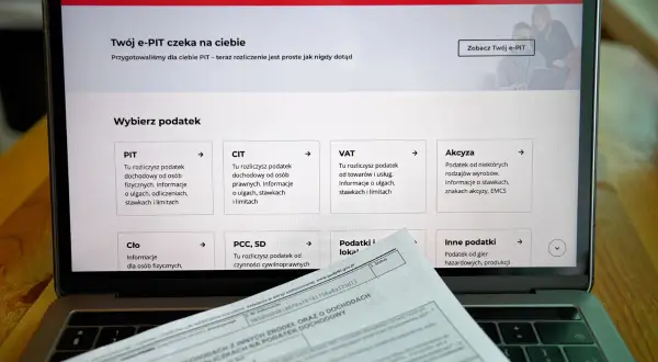 Jak pobrać PIT-11 przez internet i uniknąć problemów z rozliczeniem