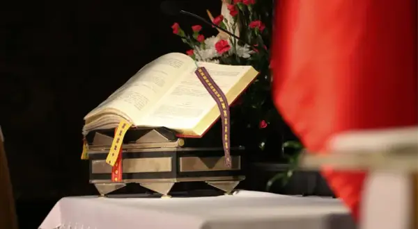 Czy można iść do komunii po opuszczeniu mszy? Sprawdź zasady
