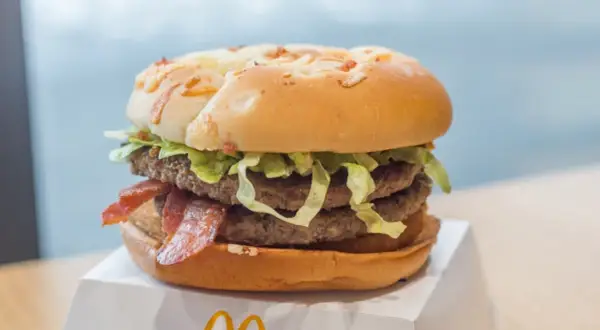 Koniec Drwala blisko! Do kiedy kupisz kultową kanapkę w McD?