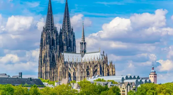 Köln Attraktionen: Top-Sehenswürdigkeiten & Geheimtipps für Ihre Reise