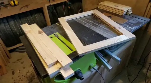 Jak zrobić drzwiczki do szafki? Poradnik DIY krok po kroku!