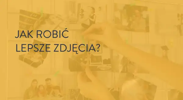 Jak zrobić lepsze zdjęcia? Dłonie przypinają fotografie do tablicy, tworząc inspirującą galerię wspomnień.