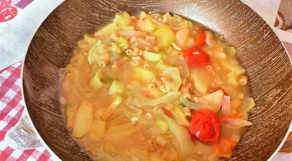 Minestra Zucchine e Patate: Ricetta Facile, Veloce e Cremosa
