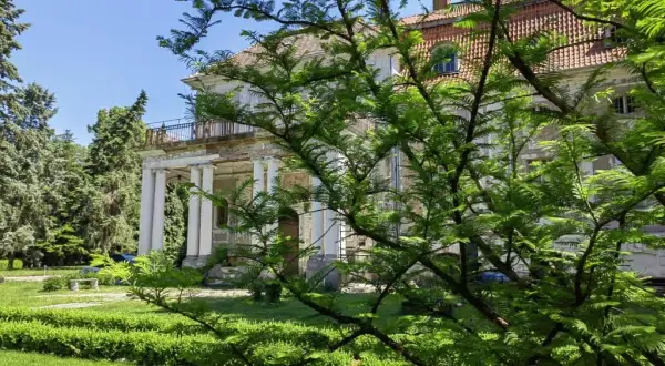 Pałac Sapetów - wyjątkowe miejsce na relaks w sercu Krainy 1001 Jezior
