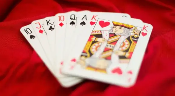 Walet karo znaczenie: Jakie jest znaczenie waleta karo w kartach?
