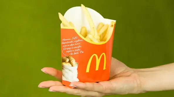 Duże frytki McDonald's: Waga, kalorie i wartości odżywcze (144g)