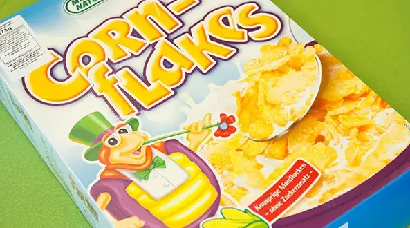 Płatki kukurydziane na diecie? Zaskakująca prawda o IG i kaloriach.