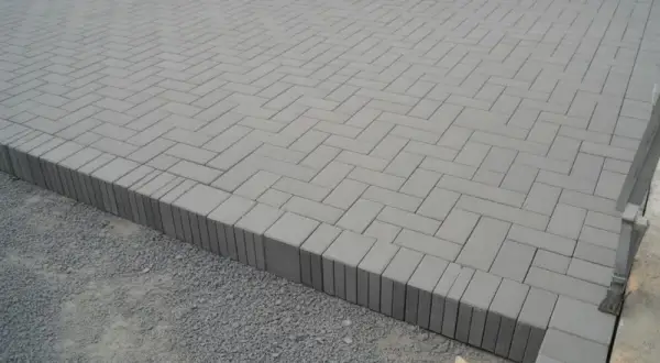 Kostka na podjazd: 6 czy 8 cm? Klucz do trwałości i oszczędności