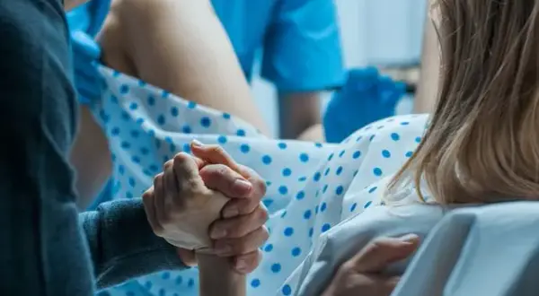 Jak wywołać poród? Bezpieczne metody i wskazania medyczne