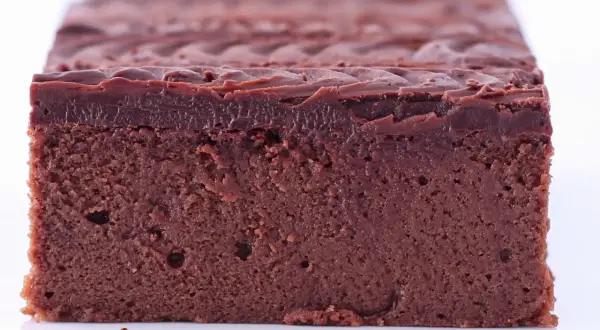 Un fondant au chocolat Cyril Lignac, moelleux et intense, avec un glaçage brillant. Un délice gourmand !
