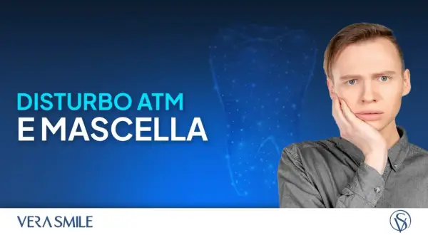 Uomo con mano sulla guancia, preoccupato per il disturbo ATM e mascellare.