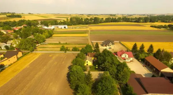 Jakie dokumenty do kupna działki rolnej? Uniknij kosztownych błędów