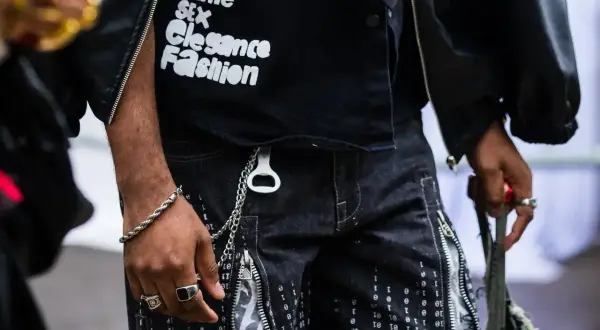 Styl opium: Jak stworzyć mroczny look, który podbija Gen Z?