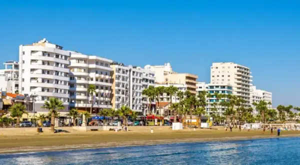 Larnaka: Kompletny przewodnik po atrakcjach i praktycznych wskazówkach