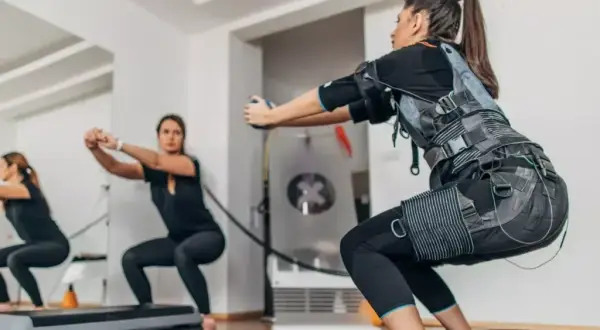 Gym World: Przewodnik po siłowniach, sprzęcie i treningach EMS
