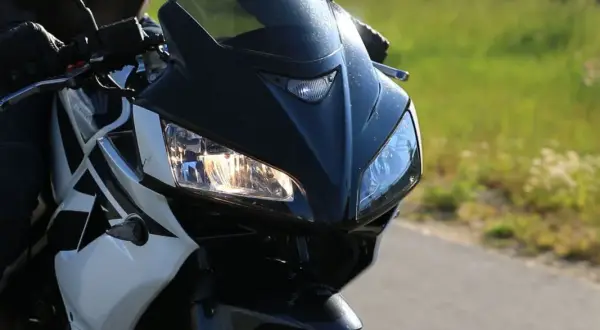 Moc Honda CBR 125: Ile KM, V-max i która generacja najlepsza?